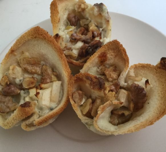 TARTALETAS DE MANZANA Y GORGONZOLA